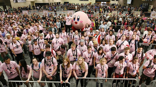 536個人穿著粉紅色T恤一起嚼口香糖,這是什麼世界紀錄? 536個人穿著粉紅色T恤一起嚼口香糖,這是什麼世界紀錄?