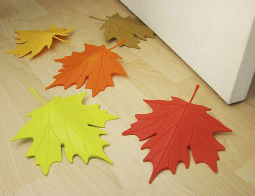 楓葉片片門擋~讓你家充滿秋意 楓葉片片門擋~讓你家充滿秋意