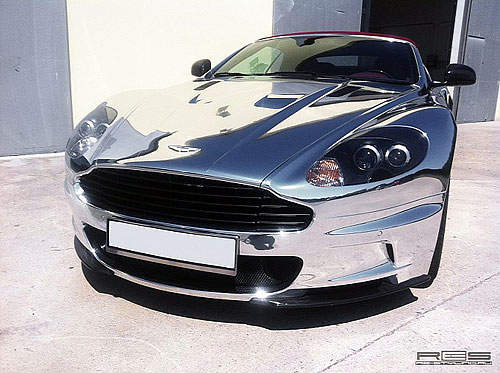 超閃亮《鍍鉻Aston Martin DBS》擦起指紋來肯定很累人~(誤) 超閃亮《鍍鉻Aston Martin DBS》擦起指紋來肯定很累人~(誤)