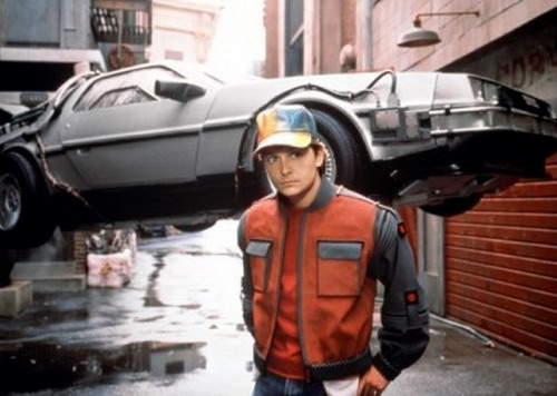 電影《回到未來》的時光車 來到了2012年的上空!? 電影《回到未來》的時光車 來到了2012年的上空!?