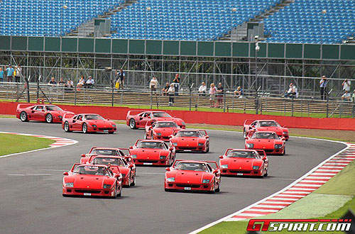 猜猜看到底有多少輛法拉利F40聚在一起過生日呢？