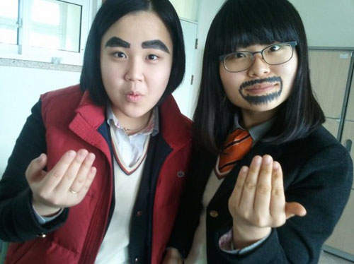 韓國無理頭女高生~扮醜搞怪100%