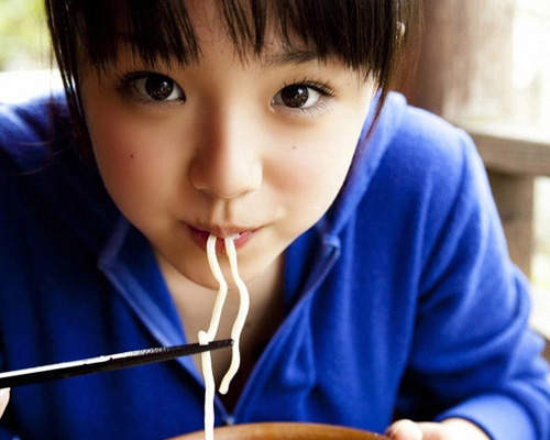 篠崎愛 愛吃美少女 因為這樣才造就好身材嗎? 篠崎愛 愛吃美少女 因為這樣才造就好身材嗎?