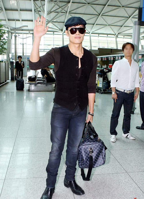 搜尋韓星衣服包包鞋子的超實用部落格~^♥^