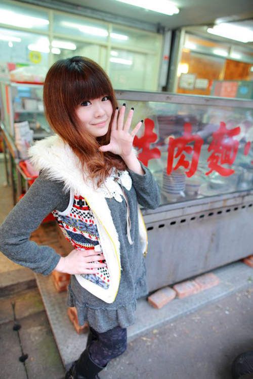 牛肉麵店花 廷廷(鄭羽廷) 好廚娘下麵一定好好吃