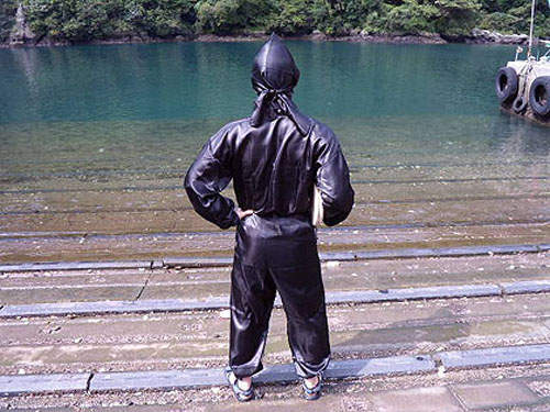 忍法:水蜘蛛之術 漂浮的關鍵可不是體重唷！