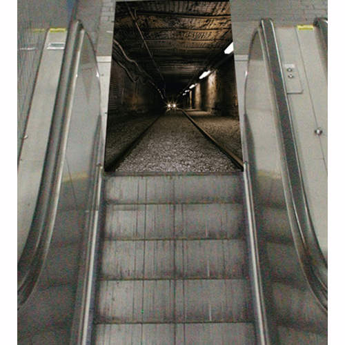 《創意手扶梯廣告》不要看得太入迷了! 《創意手扶梯廣告》不要看得太入迷了!