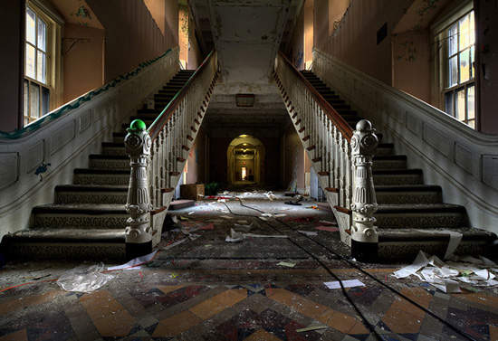 廢棄療養院巡禮 鬼影幢幢令人起雞皮疙瘩......