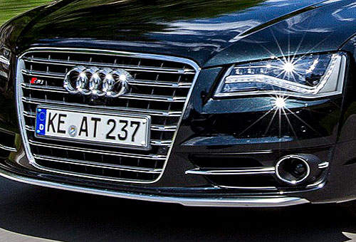 ABT改造2013年式Audi S8!可以開這輛車車送快遞嗎?(誤) ABT改造2013年式Audi S8!可以開這輛車車送快遞嗎?(誤)