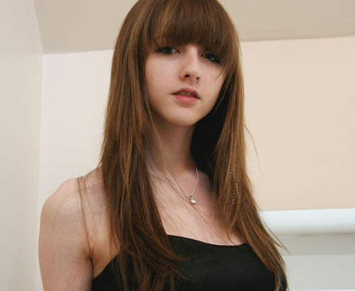 英國超萌美少女 貝琪 多了一歲萌點不變