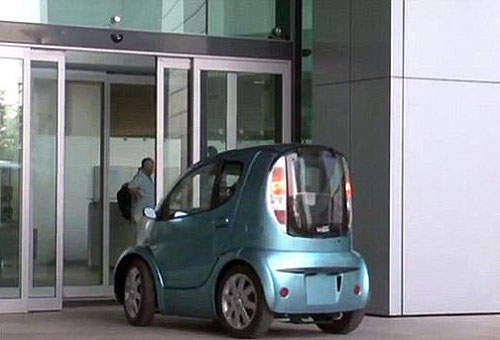 先生!你怎麼把車車開進辦公室了呀?(驚) 先生!你怎麼把車車開進辦公室了呀?(驚)