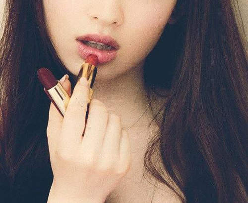 日本《美唇女藝人》發表!不要把你的嘴巴貼在螢幕上喔~(推) 日本《美唇女藝人》發表!不要把你的嘴巴貼在螢幕上喔~(推)