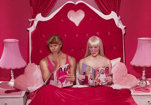 芭比夢幻世界的真相 原來KEN竟然是...... 芭比夢幻世界的真相 原來KEN竟然是......