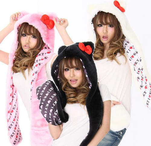 《Hello Kitty 凱蒂貓連帽圍巾》讓這個冬天可愛定了啦~♥ 《Hello Kitty 凱蒂貓連帽圍巾》讓這個冬天可愛定了啦~♥