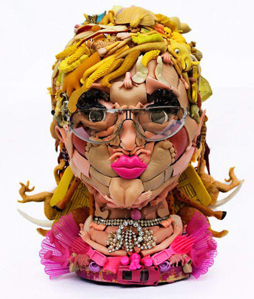 玩具雕塑《人偶人》~用人偶做成的人偶怎麼看都有點驚悚 玩具雕塑《人偶人》~用人偶做成的人偶怎麼看都有點驚悚