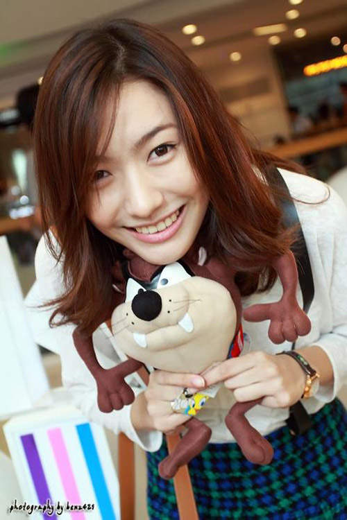 泰國豆花妹 Newwy 第一次的啾~初吻~ 八月出輯