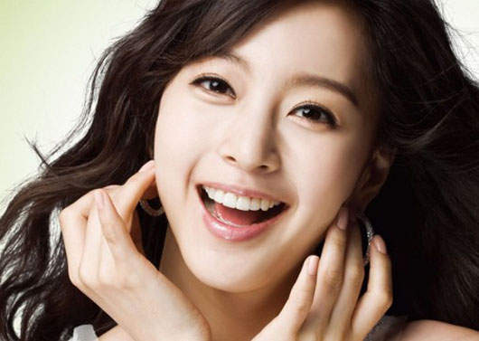 《瘦臉瑜珈》今年夏天的目標是快速變小臉XD