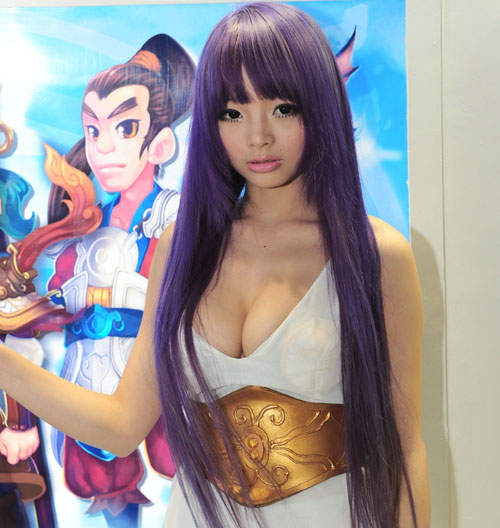 李玲(歪歪) 2012ChinaJoy爆紅的駝蹄雅典娜