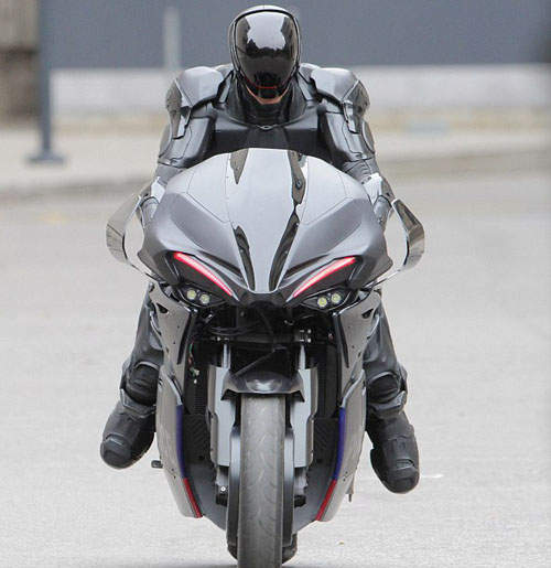 2013版新機器戰警片場花絮 戰警重機帥氣登場 2013版新機器戰警片場花絮 戰警重機帥氣登場