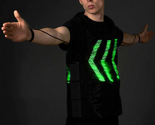 LED信號反光背心 以後仁王佇立免拿交管棒 LED信號反光背心 以後仁王佇立免拿交管棒