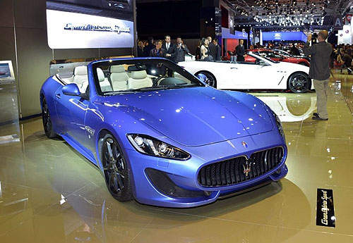 《Maserati GranCabrio MC》上空的海神號就是這麼性感~ 《Maserati GranCabrio MC》上空的海神號就是這麼性感~