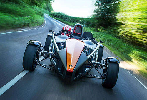 《Ariel Atom 3.5》怎麼把賽車給開到馬路上呢？