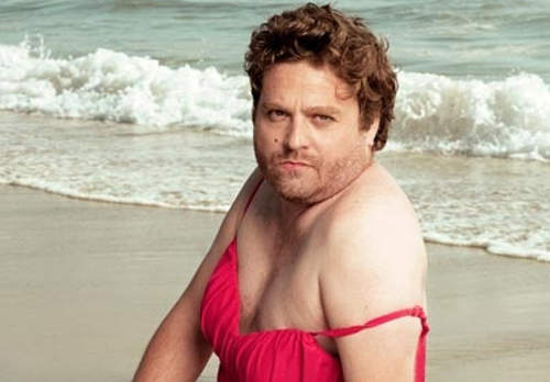 鬍子大叔 Zach Galifianakis 的撩人性感泳裝照♥
