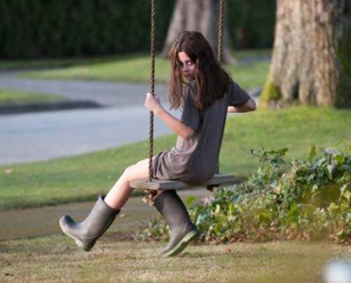 《聚魔櫃》溫家老爸的小孩又被附身了(嘆氣) 《聚魔櫃》溫家老爸的小孩又被附身了(嘆氣)