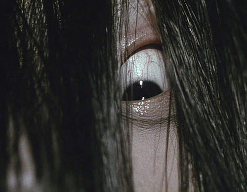 《貞子3D》這次當然是從「那裡」爬出來囉!(/▽\*) 《貞子3D》這次當然是從「那裡」爬出來囉!(/▽\*)