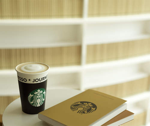 星巴克《全世界第一家期間限定店》表參道開幕