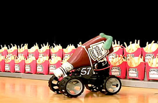 《自動擠蕃茄醬機》懶人必備或餐桌可能變成戰場一樣難收捨？