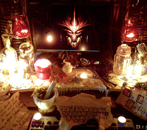 唉唷人家只是超期待《暗黑破壞神3》咩~>///< 唉唷人家只是超期待《暗黑破壞神3》咩~>///<