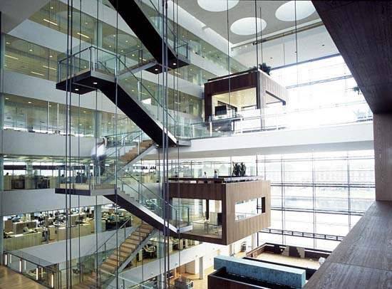 《懸空辦公室》在半空中上班~好酷! 《懸空辦公室》在半空中上班~好酷!