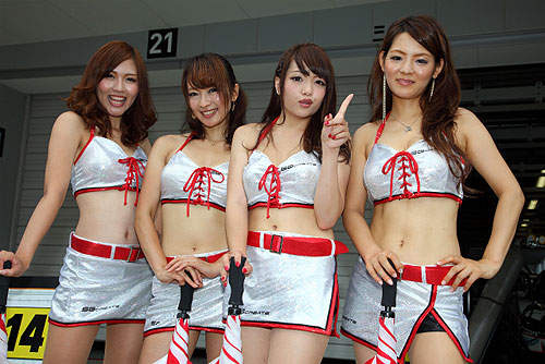 熱騰騰Super GT賽車女郎!6小時激戰一定要提振士氣啊~♥ 熱騰騰Super GT賽車女郎!6小時激戰一定要提振士氣啊~♥