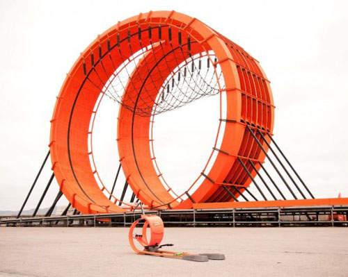 這是真的!職業車手將挑戰巨人式風火輪迴旋賽道 這是真的!職業車手將挑戰巨人式風火輪迴旋賽道