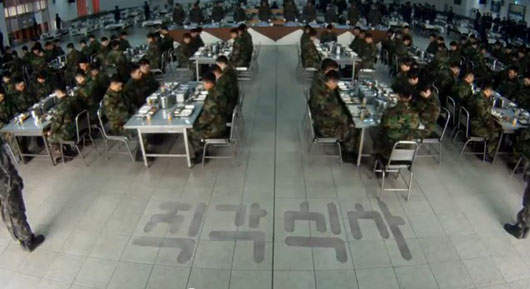 《直角飲食》韓國的阿兵哥真的這樣吃飯?! 《直角飲食》韓國的阿兵哥真的這樣吃飯?!