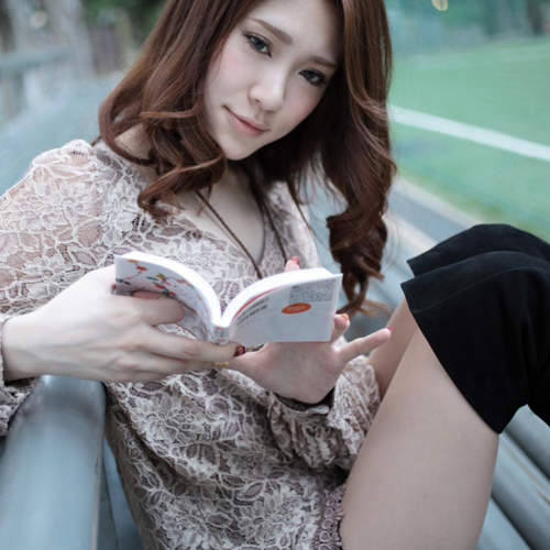 看不出年齡的寫真女星 你看得出來她到底幾歲嗎? 看不出年齡的寫真女星 你看得出來她到底幾歲嗎?