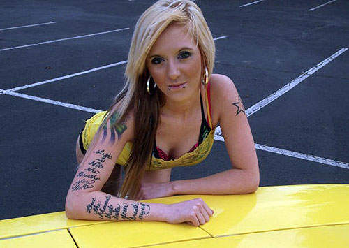 《性感網拍賣車》好爸爸不能這樣利用女兒喔~(誤) 《性感網拍賣車》好爸爸不能這樣利用女兒喔~(誤)