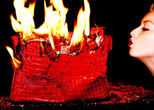 大導伊斯威特女兒燒柏金包 遭到死亡威脅