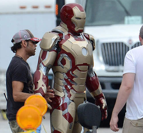 鋼鐵人3片場探班 五花肉油脂裝甲看起來就是帥(誤) 鋼鐵人3片場探班 五花肉油脂裝甲看起來就是帥(誤)