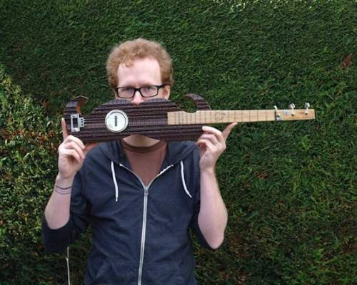 廢物利用《鬍子吉他》 猜猜是用什麼材料做的~ 廢物利用《鬍子吉他》 猜猜是用什麼材料做的~