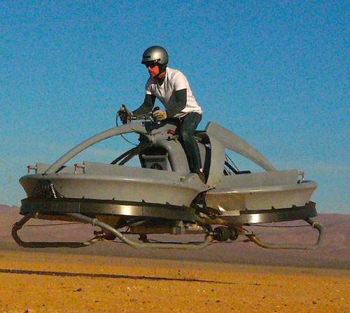 「Hoverbike」飛行摩托車 以後真的可以說...我剛剛是飛過來的(咻!) 「Hoverbike」飛行摩托車 以後真的可以說...我剛剛是飛過來的(咻!)