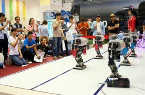 2012《釜山資訊展》~女機器人長的好詭異~