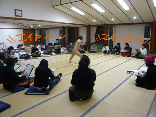 《超KUSO裸體男模》這些搞笑姿勢不是人人都可以擺出來的… 《超KUSO裸體男模》這些搞笑姿勢不是人人都可以擺出來的…