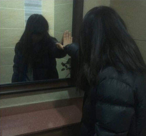 裝貞子自拍照 女高生的創意真是有看沒有懂@_@? 裝貞子自拍照 女高生的創意真是有看沒有懂@_@?