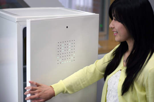 《笑笑冰箱》要微笑才能打開的冰箱 你今天笑了嗎?>.^ 《笑笑冰箱》要微笑才能打開的冰箱 你今天笑了嗎?>.^