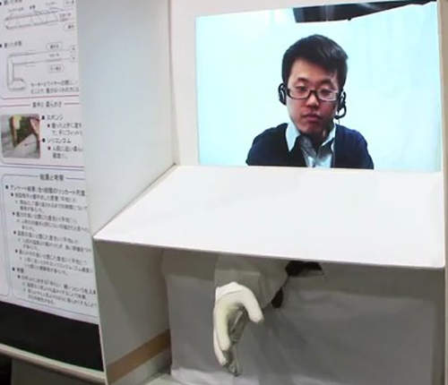 《視訊握手機器人》不要覺得詭異~用力的握下去吧! 《視訊握手機器人》不要覺得詭異~用力的握下去吧!
