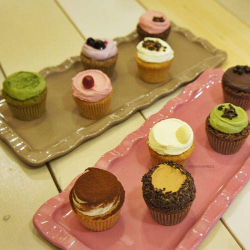 《聖誕節限量Cupcake》這麼可愛怎麼捨得吃( ̄﹁ ̄) 《聖誕節限量Cupcake》這麼可愛怎麼捨得吃( ̄﹁ ̄)