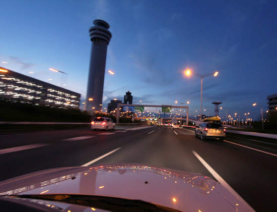 真實版首都高賽車 眼前一切根本就是活脫脫的感動呐 真實版首都高賽車 眼前一切根本就是活脫脫的感動呐