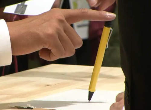 自動筆仙筆　免使力就像有人幫你畫一樣(驚！！！)